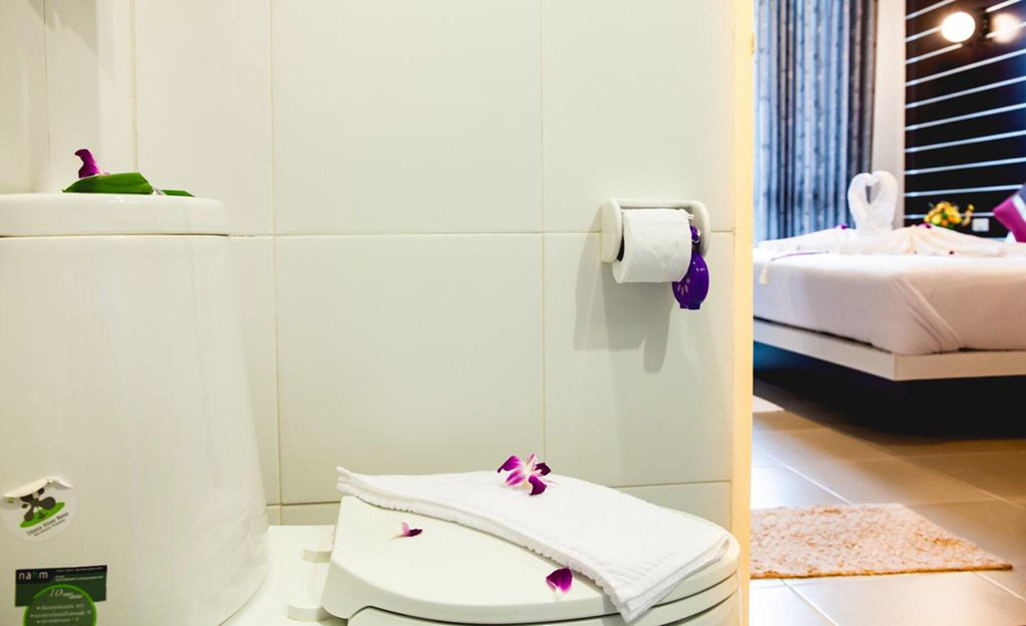 Chalong Boutique Inn Экстерьер фото